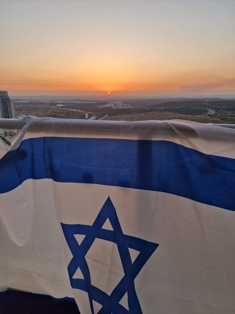 דגל ישראל בשקיעה: עצמאות 76: "רק בגלל הרוח" כביטוי לתרבות הארגונית בישראל